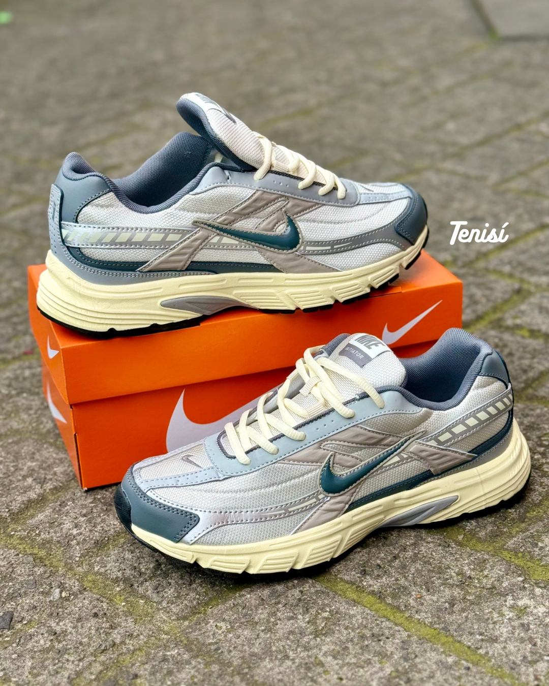 Nike Initiator