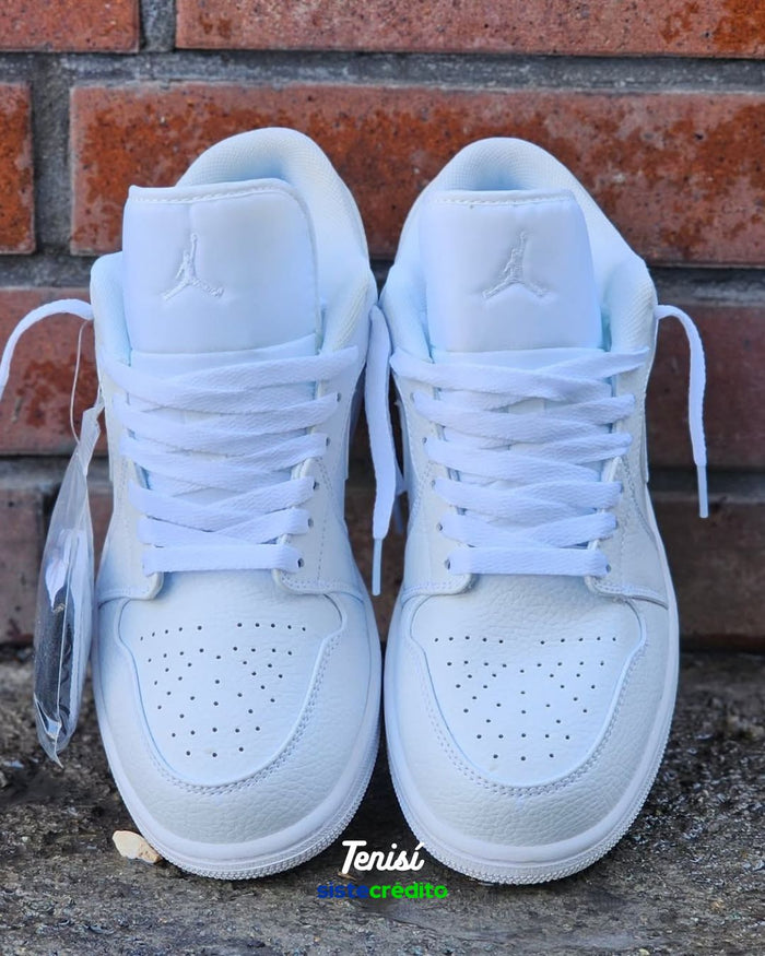 Nike Jordan 1 “Triple White” look 2