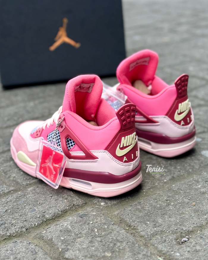 Air Jordan 4 “ triple Pink” (Sample) look 2