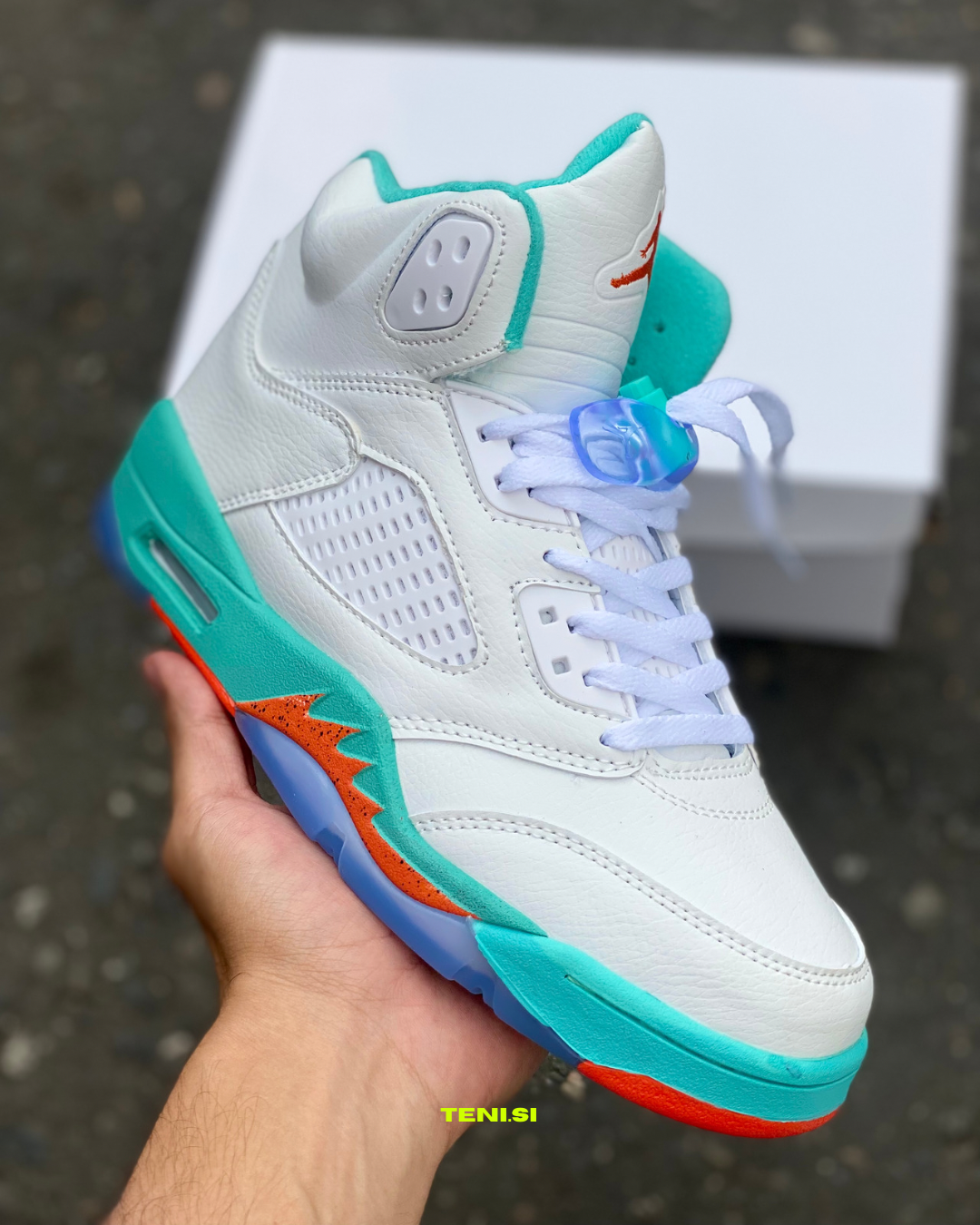 Air Jordan 5 retrô “Light Aqua”