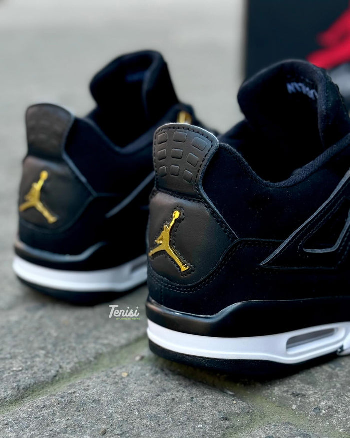 Air Jordan 4 “Royalty” look 3
