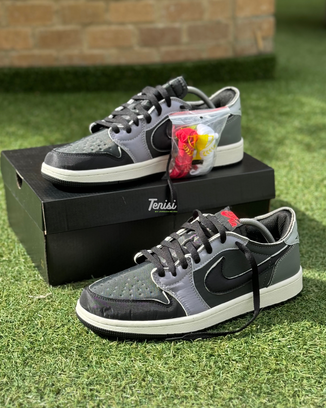 AIR JORDAN 1 LOW OG EX BLACK SMOKE GREY