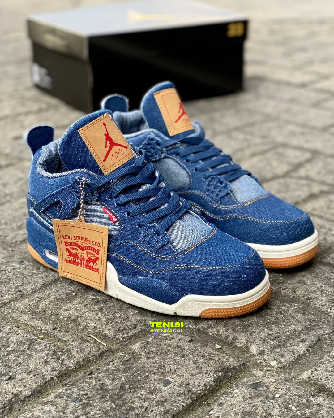 Air Jordan 4 x Levis