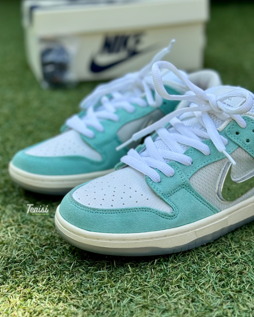 Nike Dunk x April