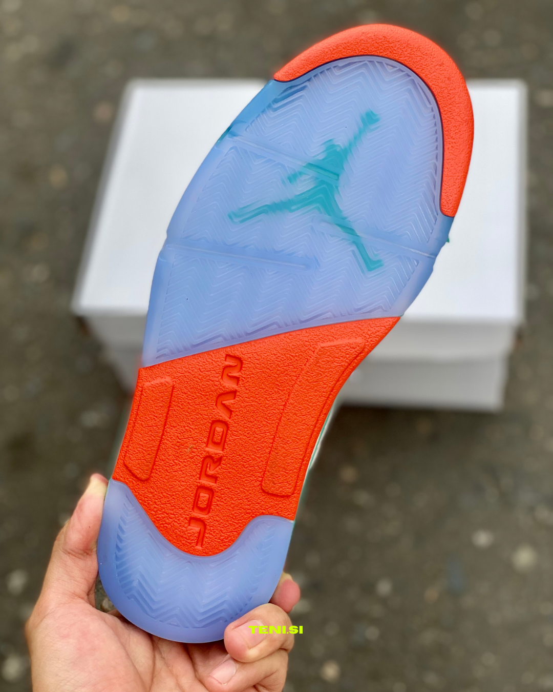 Air Jordan 5 retrô “Light Aqua”