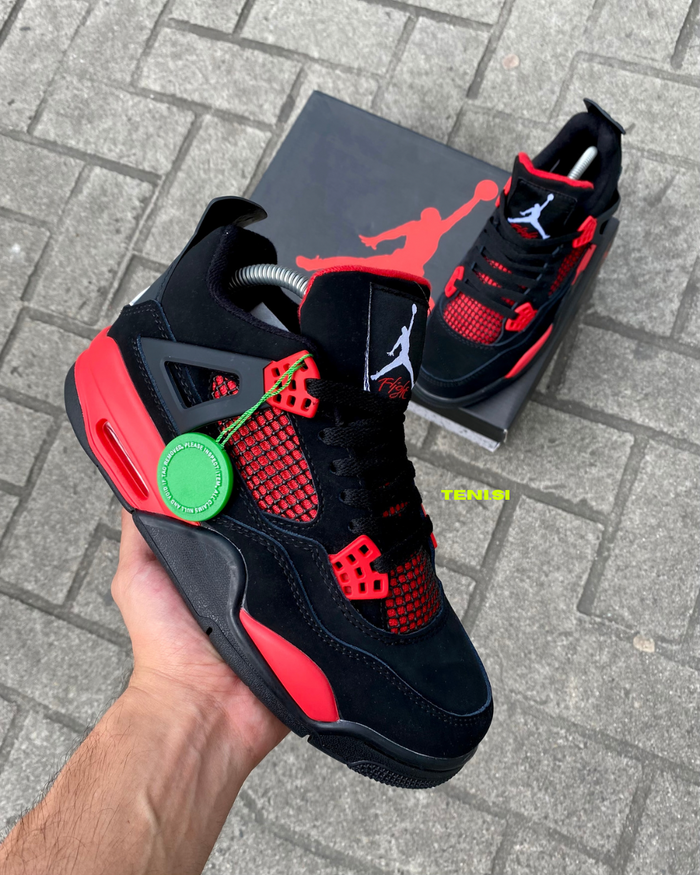 Air Jordan 4 “Red Thunder” look 4
