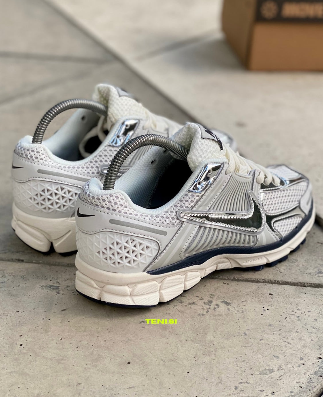 Nike zoom Vomero 5 “Grey”