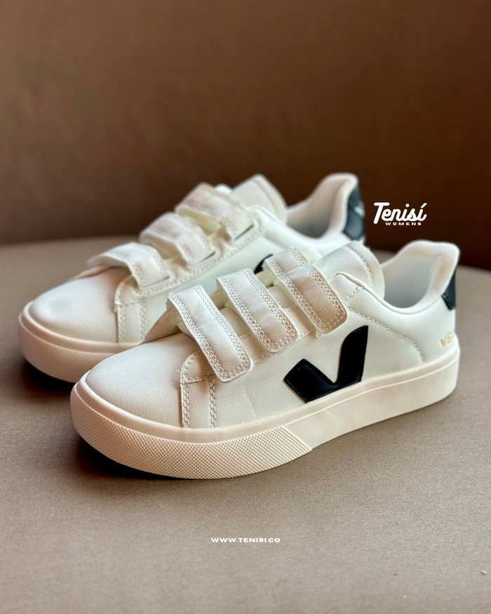 VEJA “Velcro” look 4