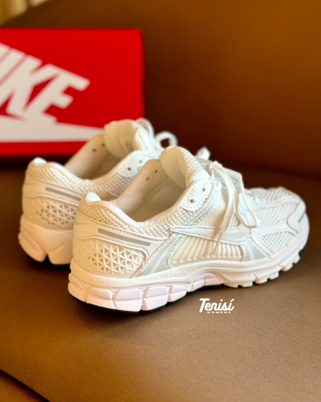 Nike zoom Vomero 5 “Triple White”