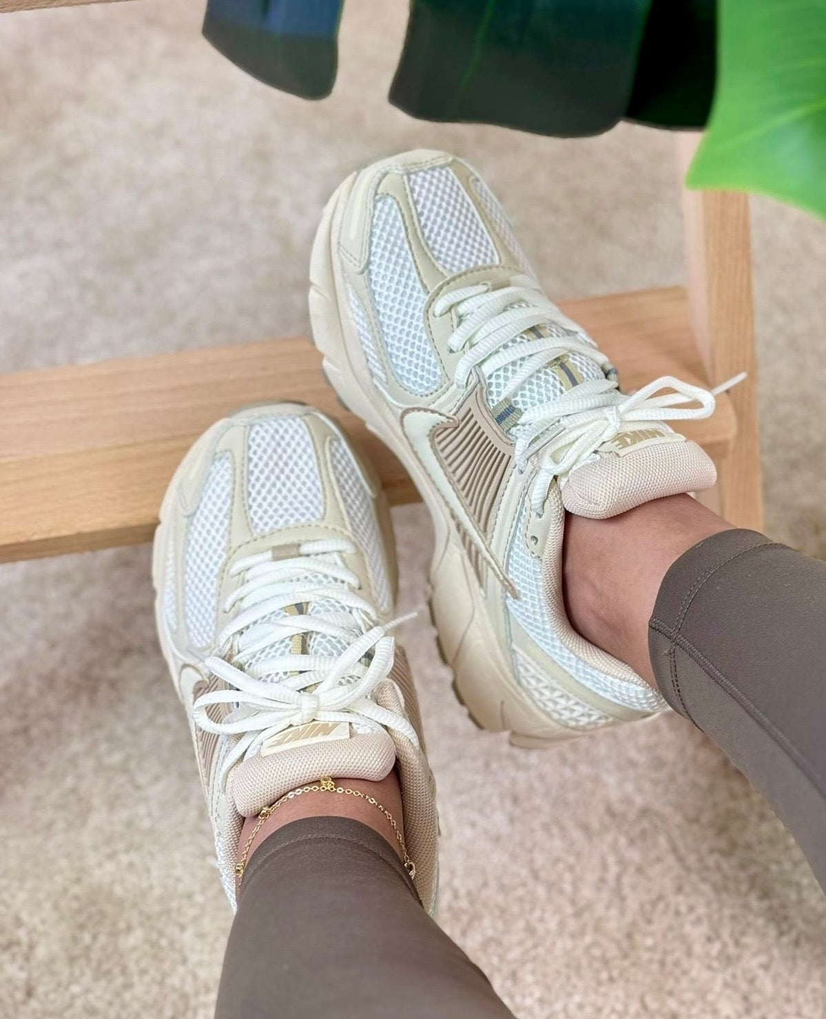 Nike zoom Vomero 5 “Beige”