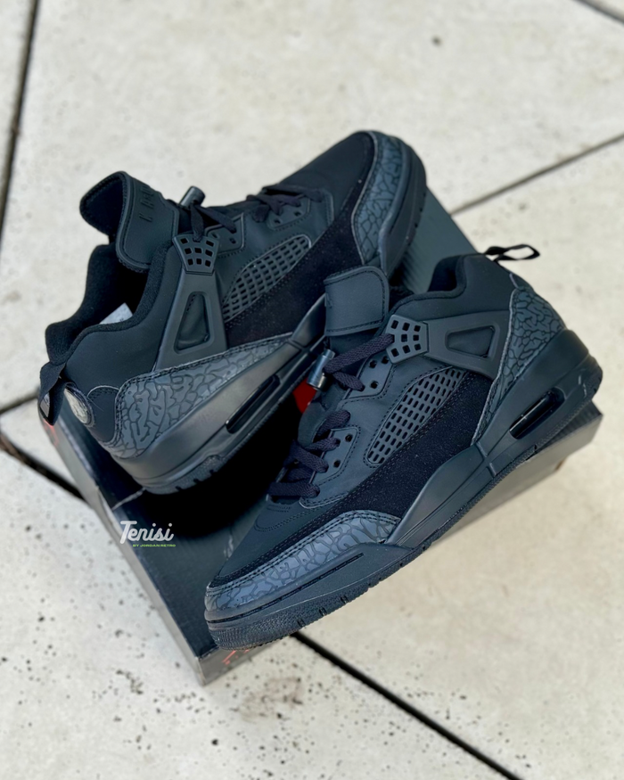 Jordan Spizike Low own “Black Cat” look 2