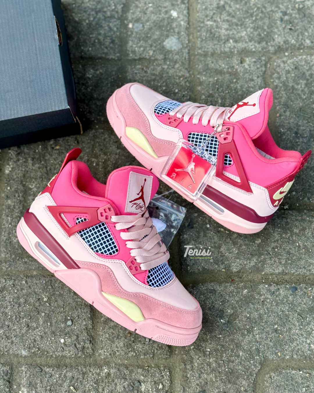 Air Jordan 4 “triplo rosa” (amostra)