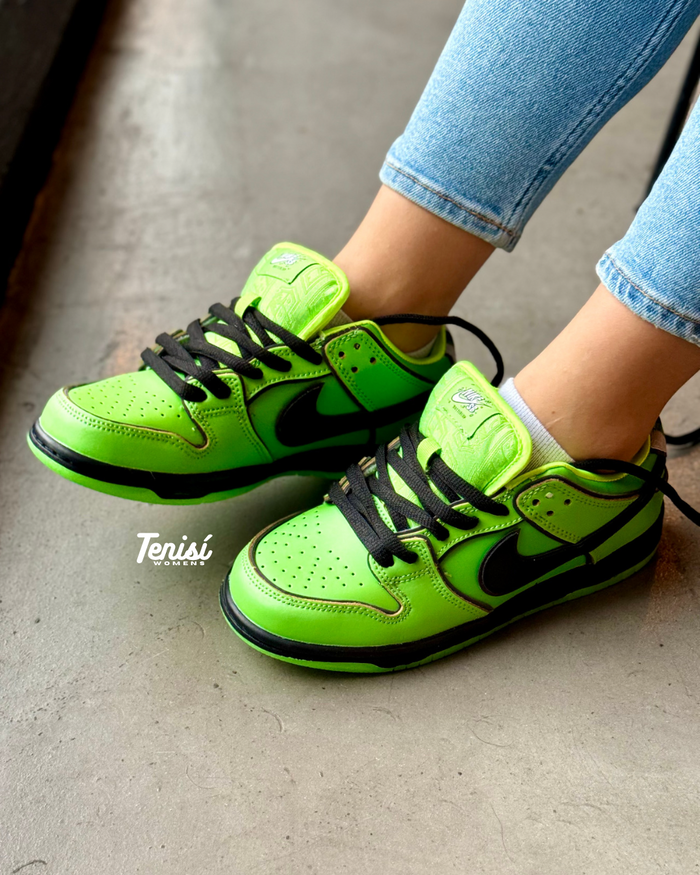 Nike Dunk Sb x Chicas Superpoderosas “Green” look 4