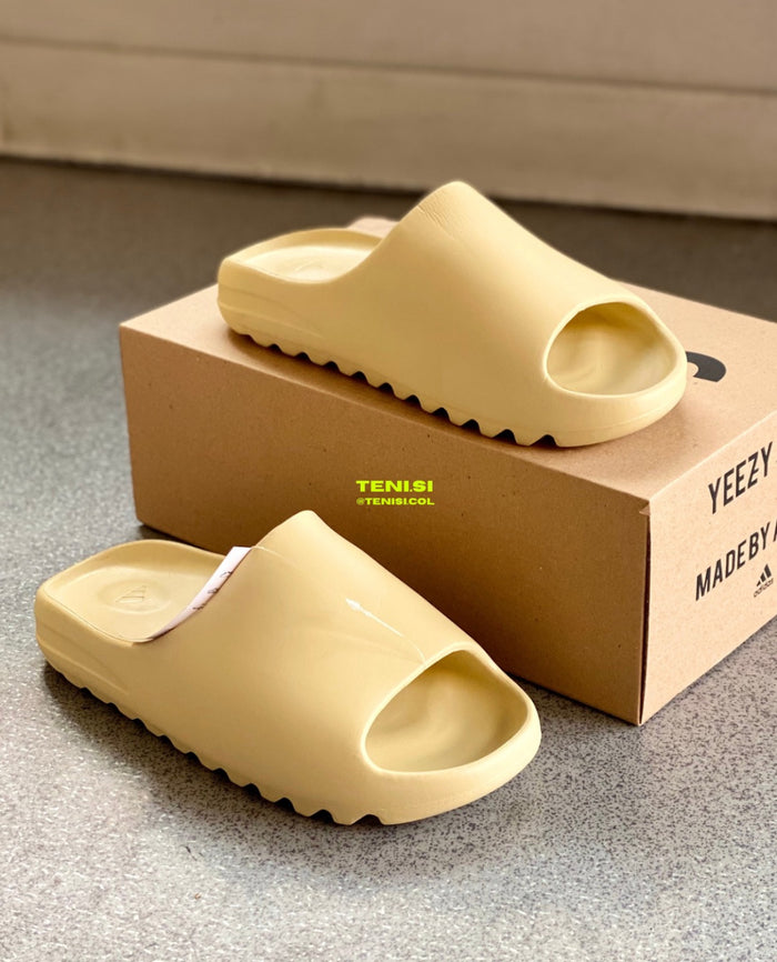 adidas Yeezy “Slide” beige look 2