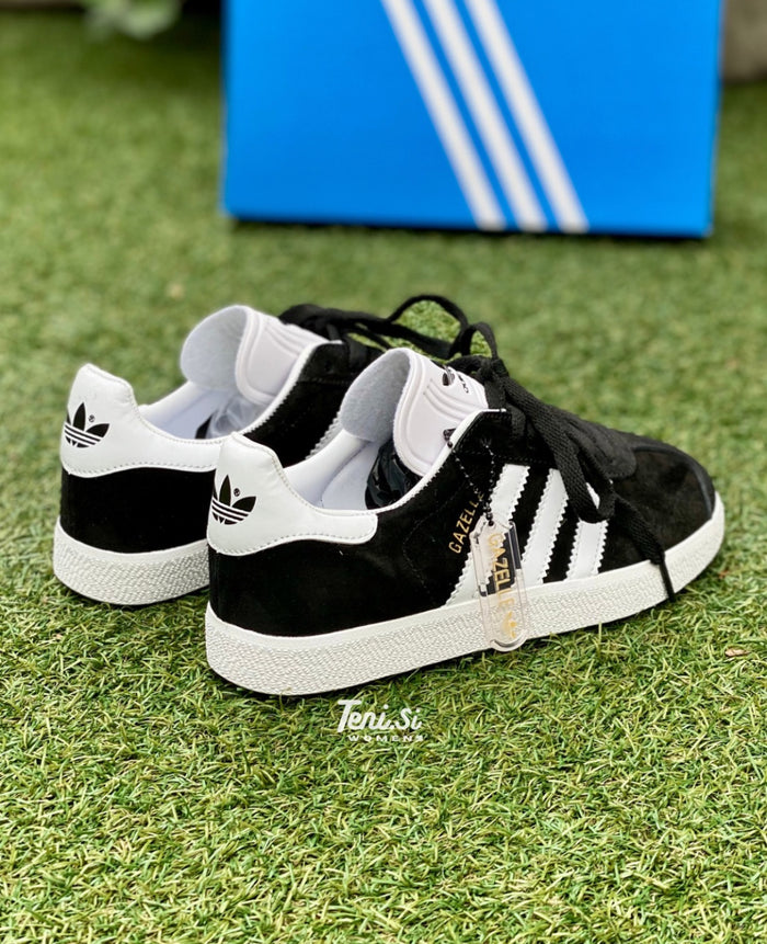 adidas Gazelle “Black” look 2