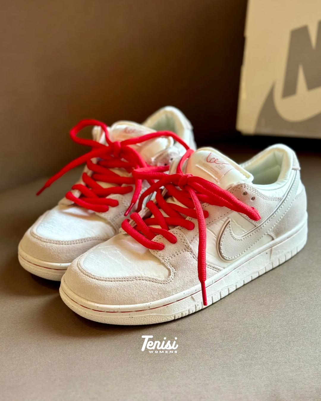 Nike Dunk Low Sb Hilo rojo