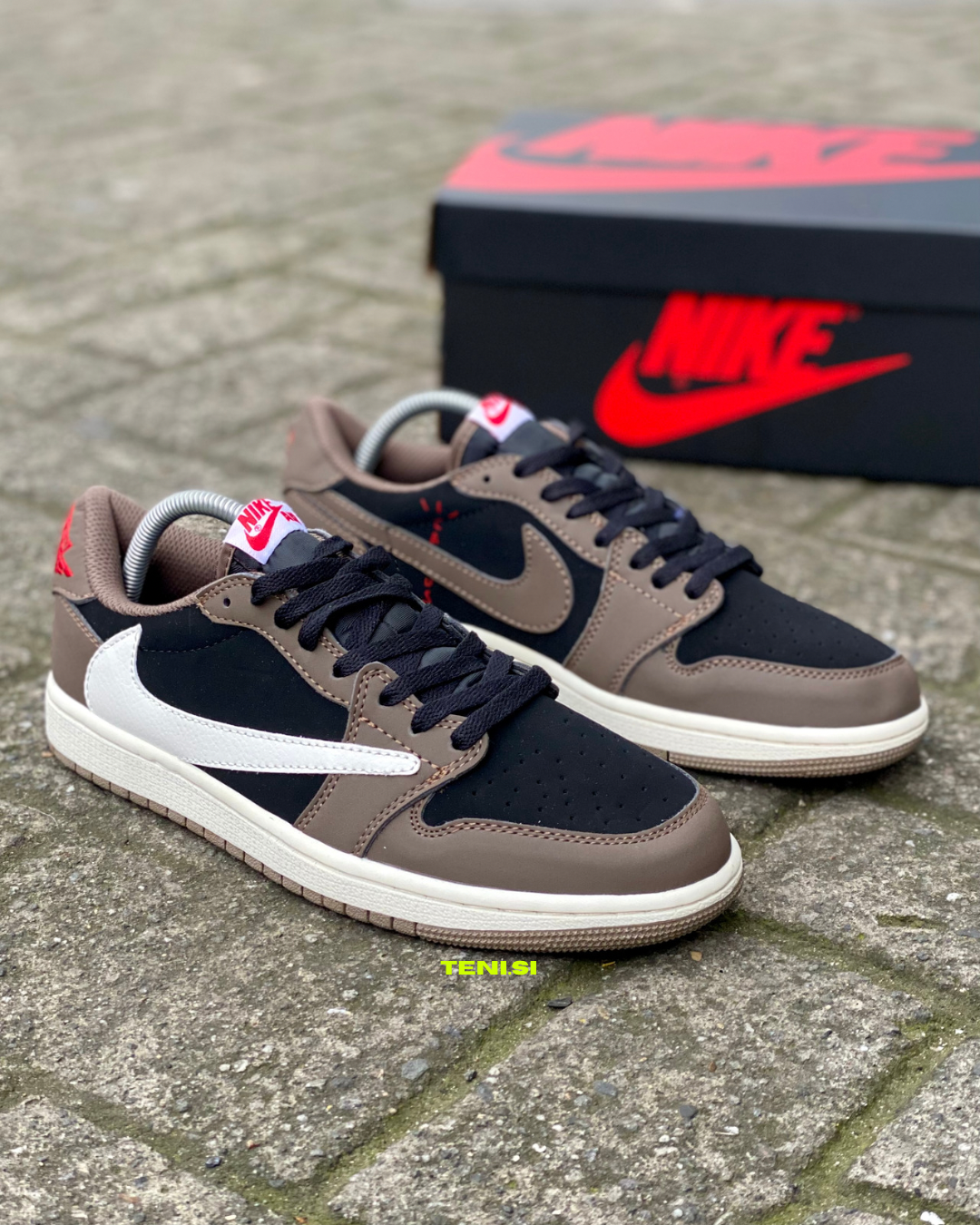 Air Jordan 1 Low X Travis scott Mocha