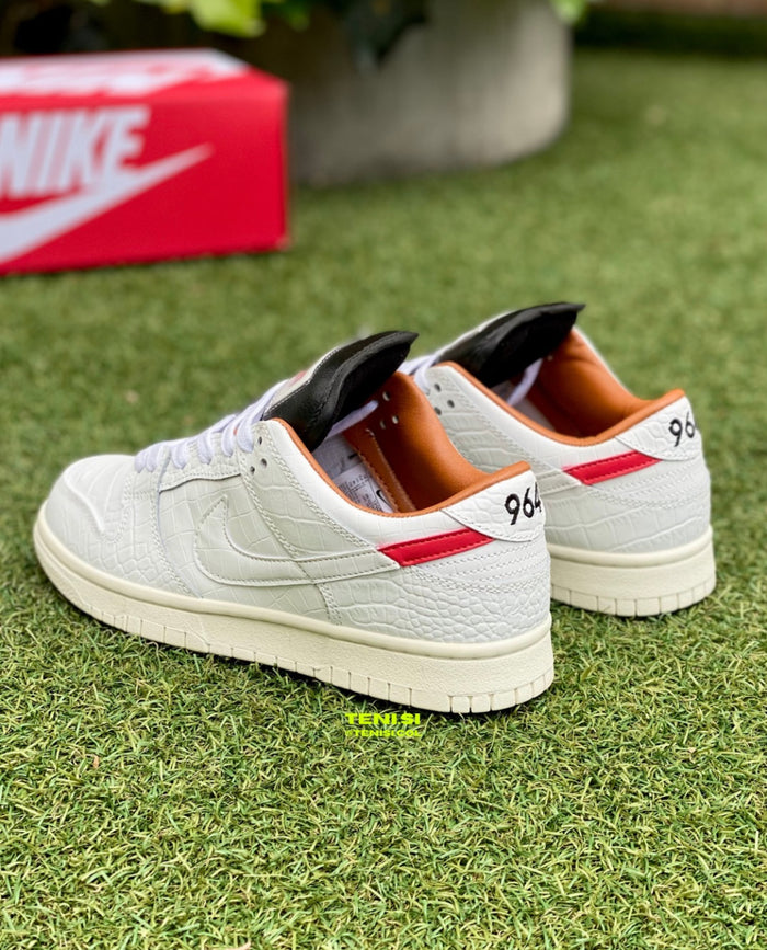 Nike Dunk Low “Porsche Edition” look 5