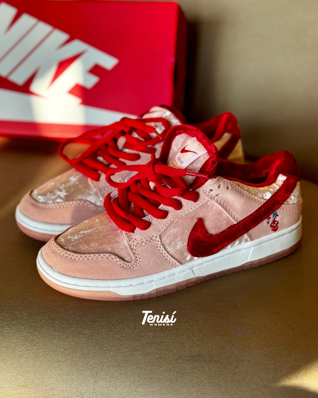 Nike Dunk Sb “Strange Love”