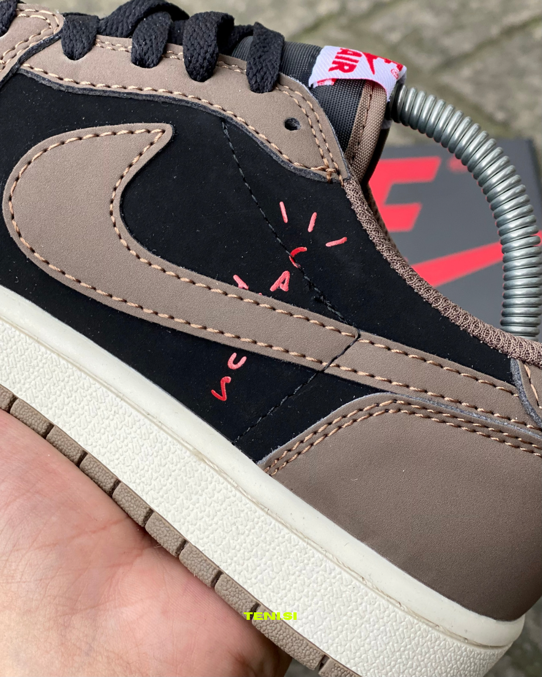 Air Jordan 1 Low X Travis scott “Mocha”