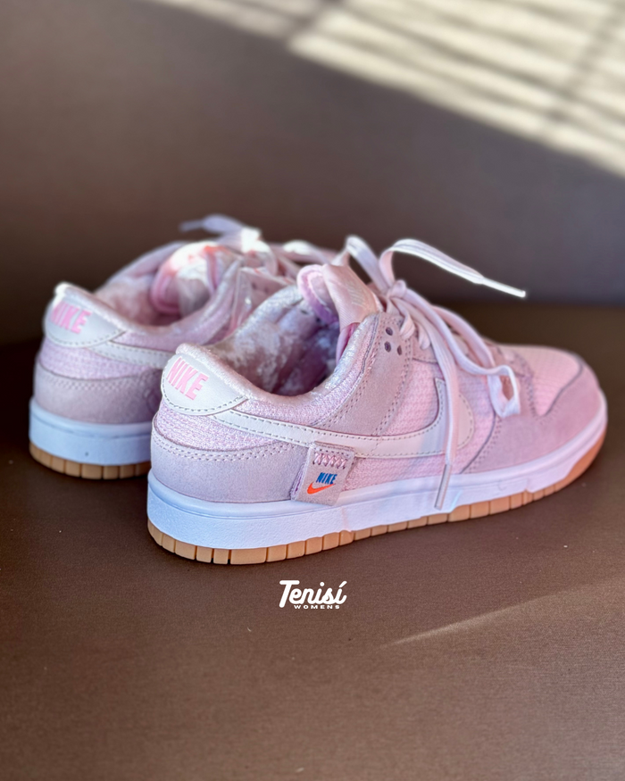 Nike Dunk SB Dunk "Teddy Beer Pink" look 2