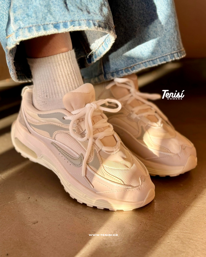 Nike Air Max Bliss LX look 4