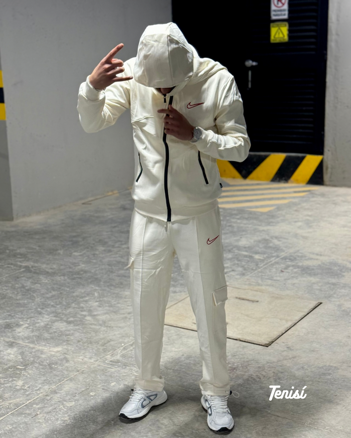 Conjunto Nike con Balaclava “Beige” look 3