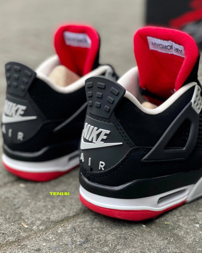 Air Jordan 4 “Bred” look 3