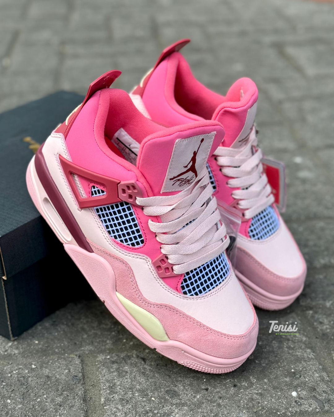 Air Jordan 4 “triplo rosa” (amostra)