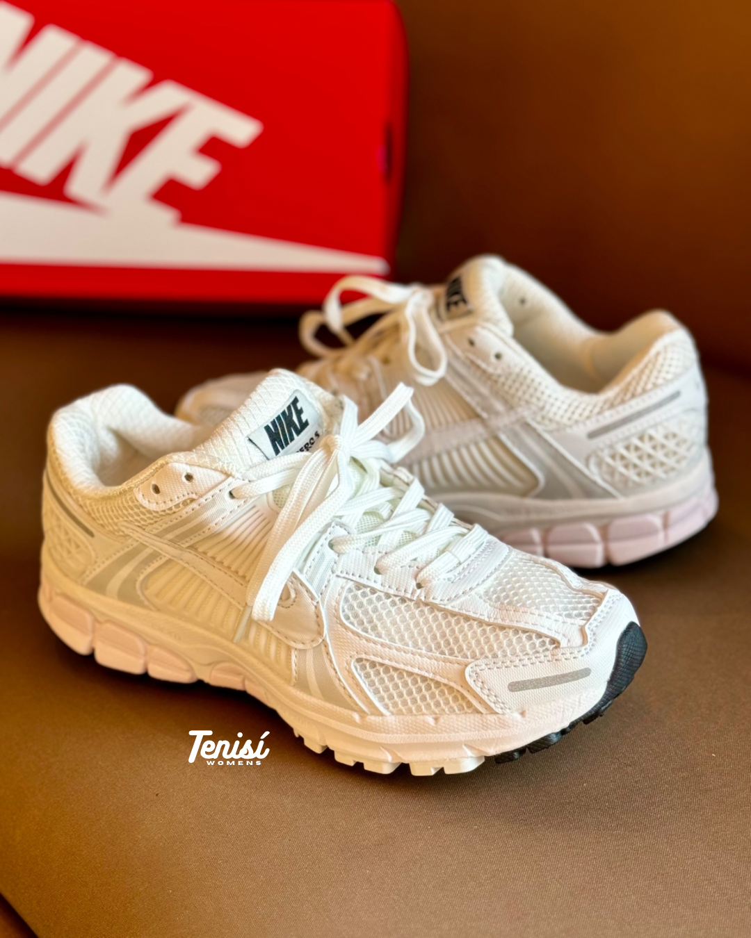 Nike zoom Vomero 5 “Triple White”