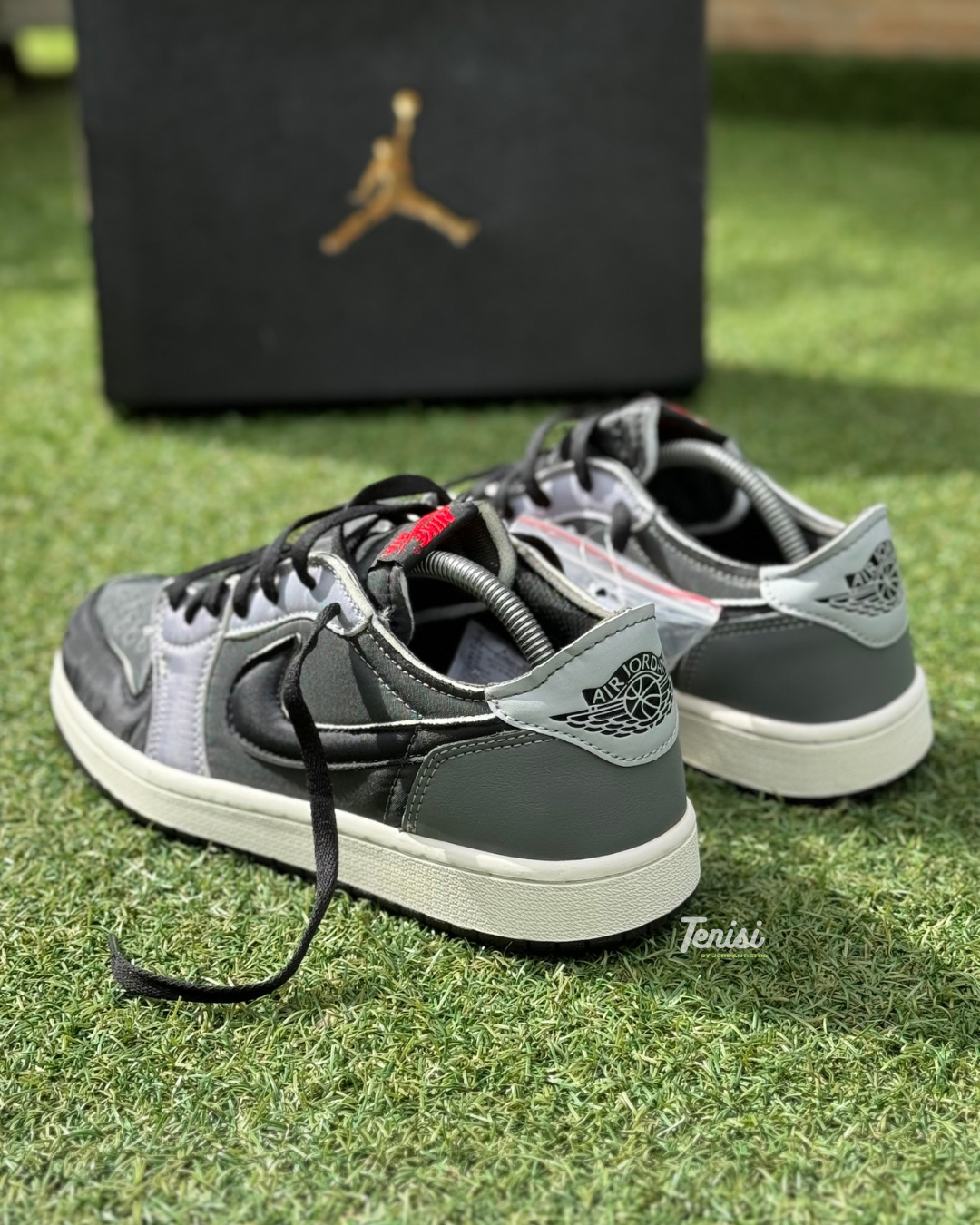 AIR JORDAN 1 LOW OG EX BLACK SMOKE GREY
