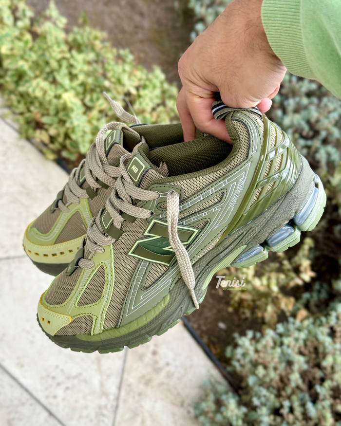 New Balance 1906R “Dark Moss” look 2