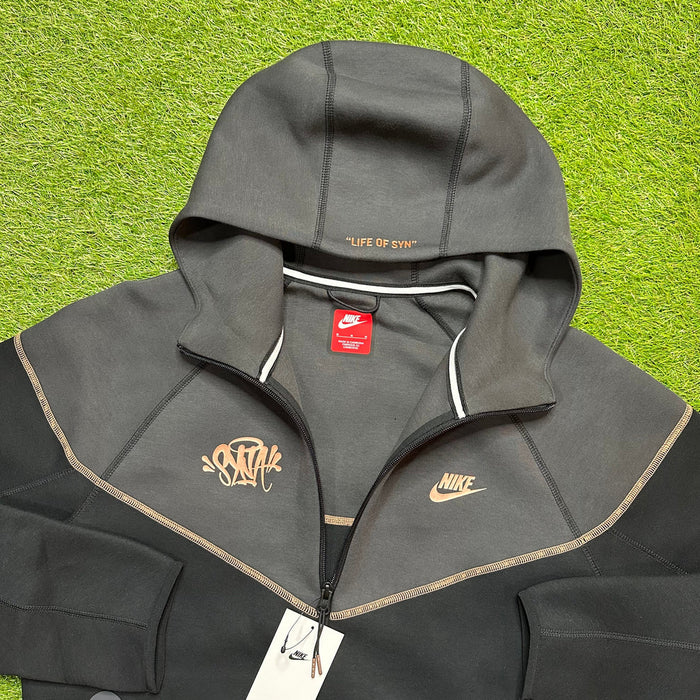 Nike Syna Tech Fleece Central Cee Black Gold look 4