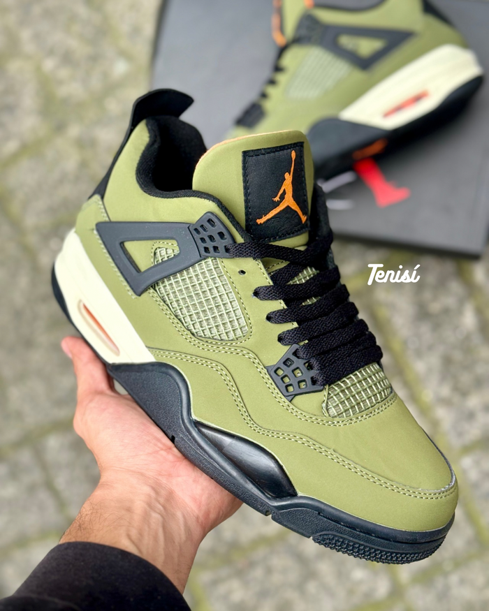 Air Jordan 4 “Undefeated” look 4