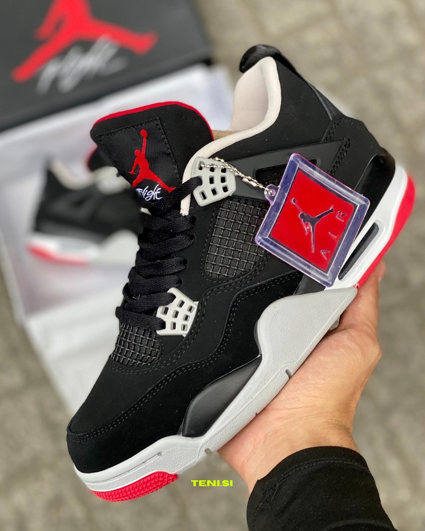 Air Jordan 4 “Bred”