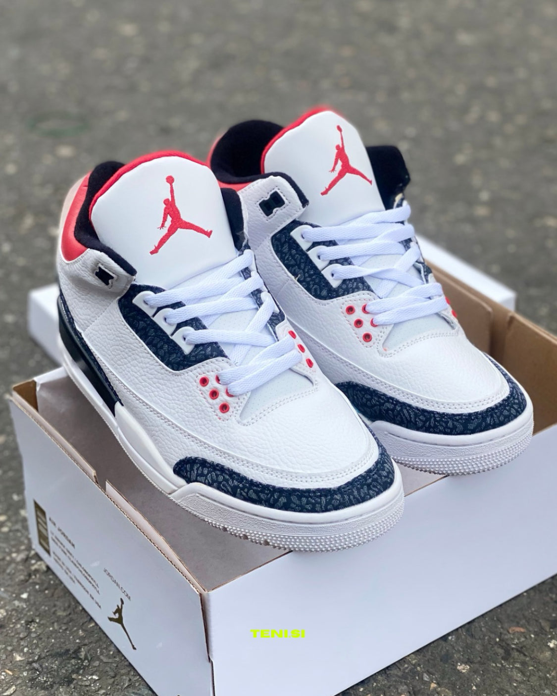 Air Jordan 3 “Demin Red”