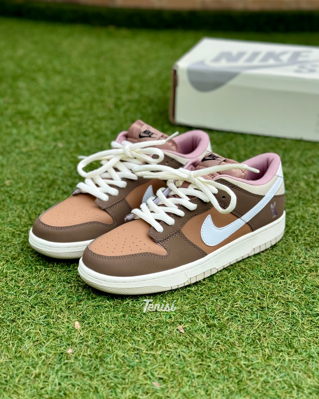 Nike Dunk “Noctowl” (Pokémon Sample)