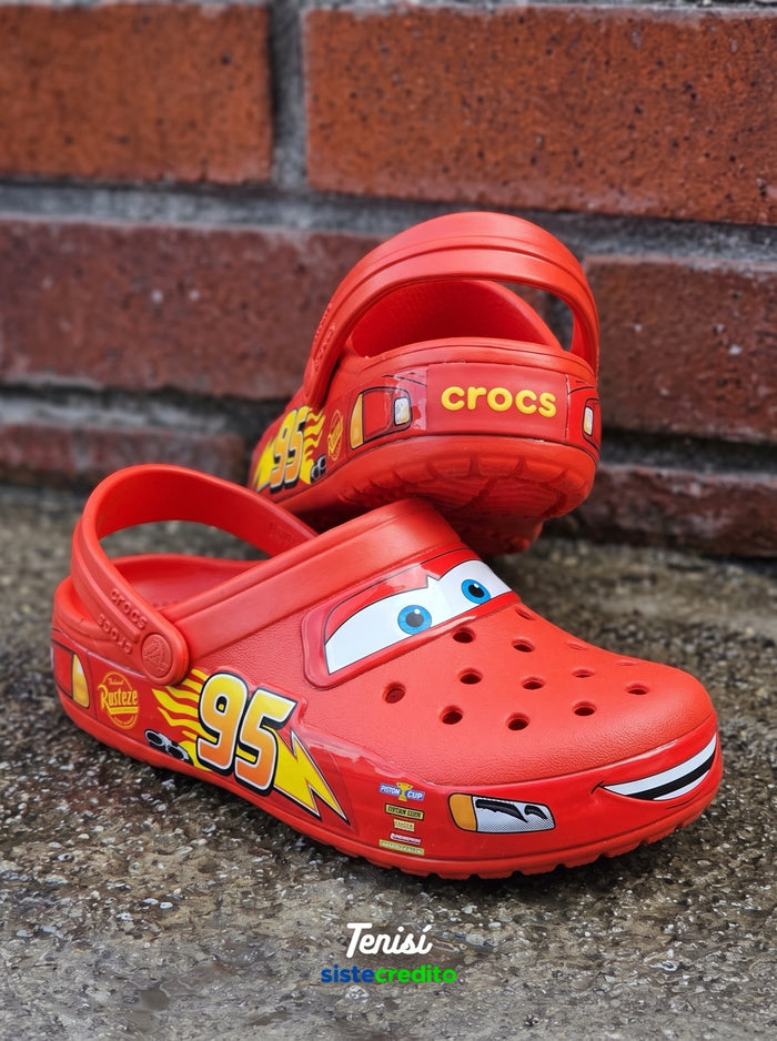 Crocs Classic Clog x Cars "Lightning McQueen" look 2
