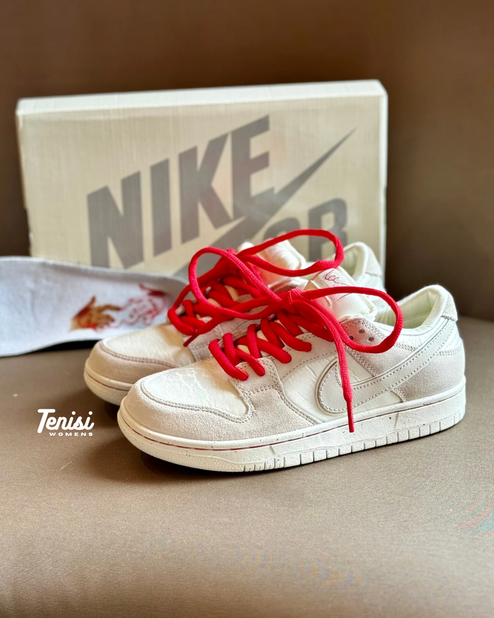 Nike Dunk Low Sb “Hilo rojo” look 4