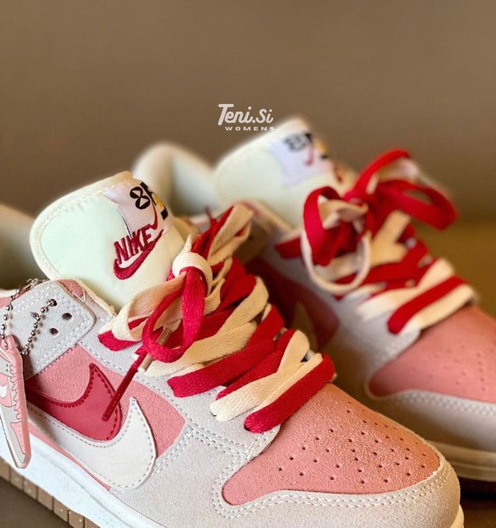 Nike Dunk Low “85 Double Swoosh” look 4