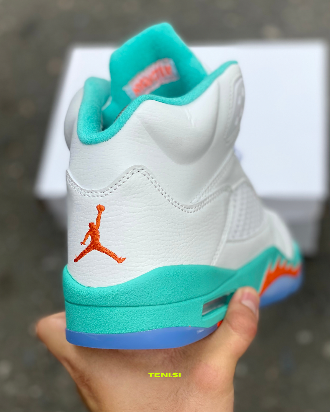 Air Jordan 5 retrô “Light Aqua”