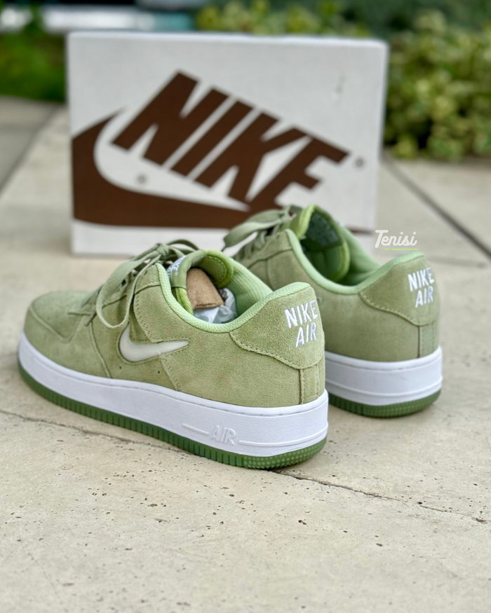 Nike Air Force 1 Low “Just Do It Green” look 3