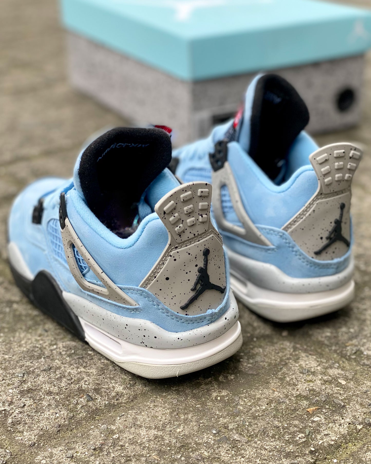 Air Jordan 4 retro “UNC”