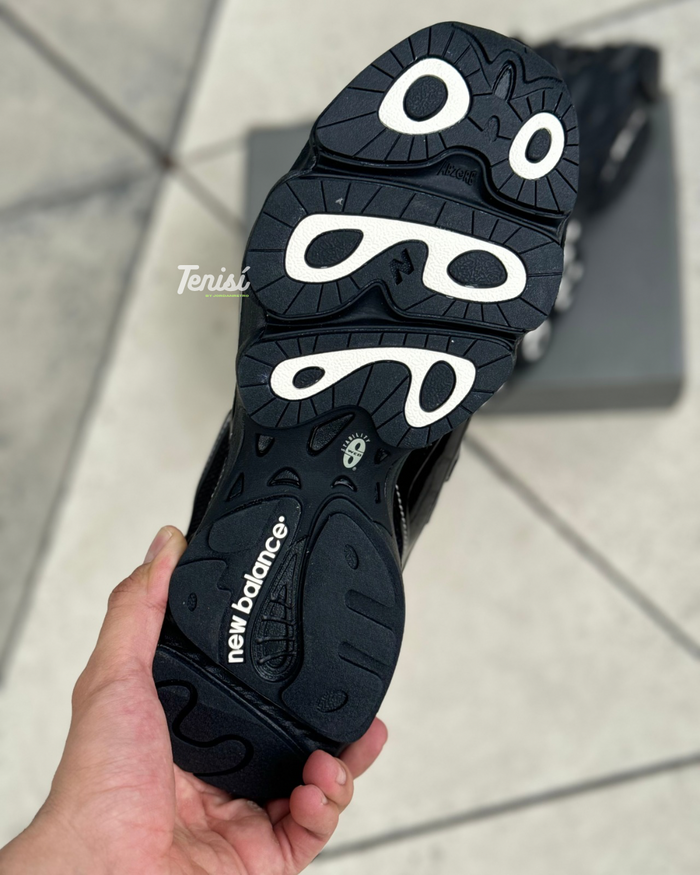 New Balance 1000 x Anime Leon Deor “Triple Black” look 4