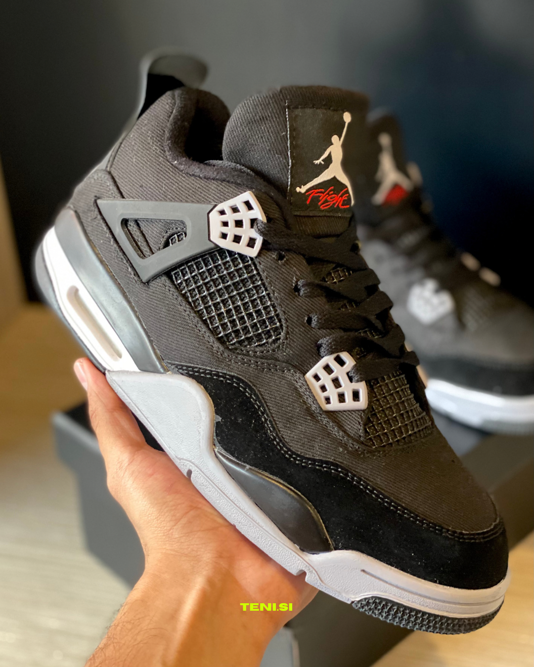 Air Jordan 4 “Lona Preta”