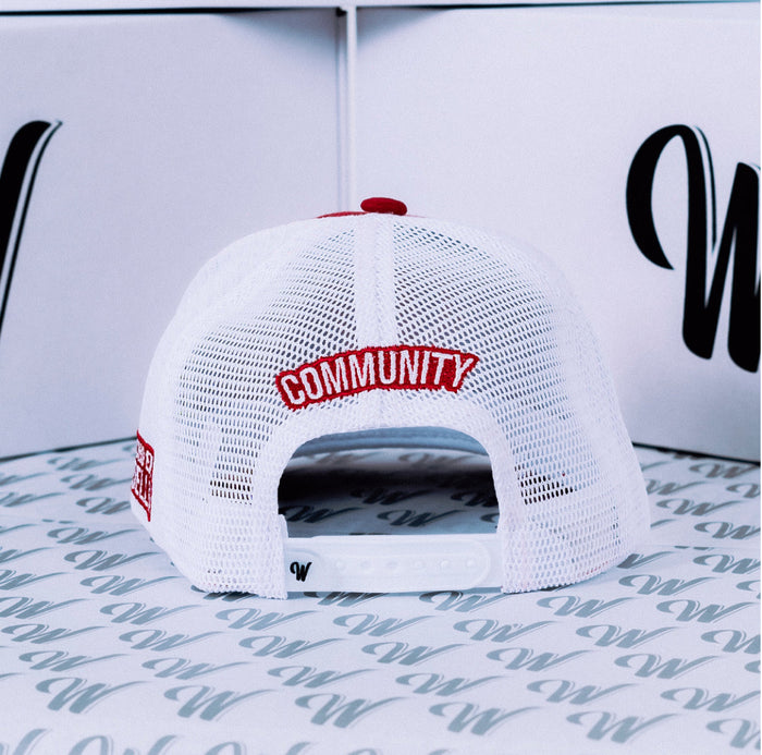Wescol Cap “Classic Red and White” W merch look 2
