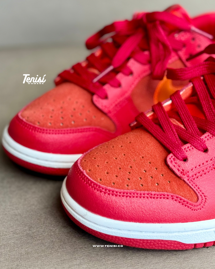 Nike Dunk Low “Atlanta” look 2