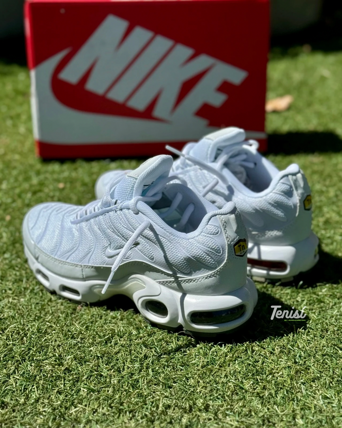 Nike Air Max TN “Triple White” look 4