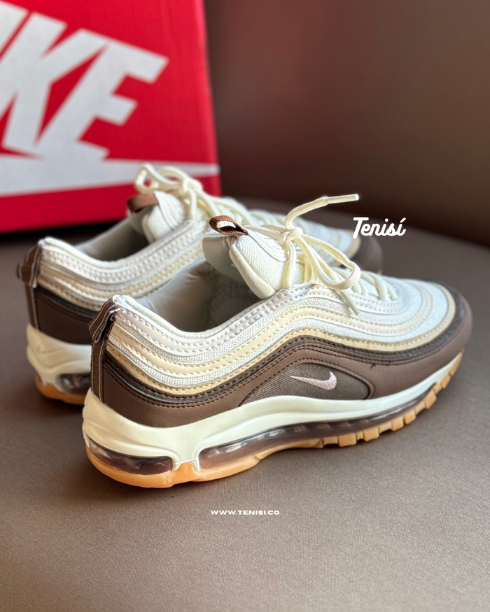 Nike Air max 97 “Muslin Pink Foam” look 2