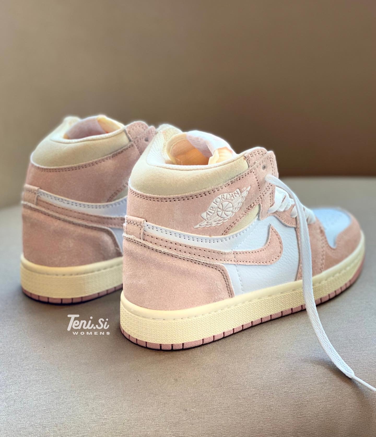 Air Jordan 1 High “Washed pink”